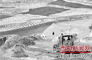 甘肃天水市麦积区五龙乡周家山村、柏树王村等6个村的耕地被推平。