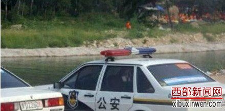 河南8名协警驾警车赴景区裸泳被辞退 责任人记过