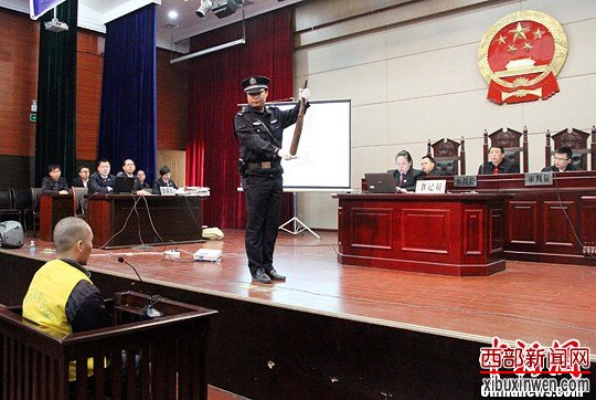 广西东兴“7·23”致2死4伤计生局凶杀案今日开审