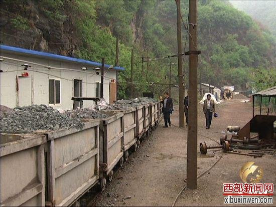 三、四十吨金矿石中黄金含量仅约150克,金价的持续下跌更使黄金开采行业雪上加霜