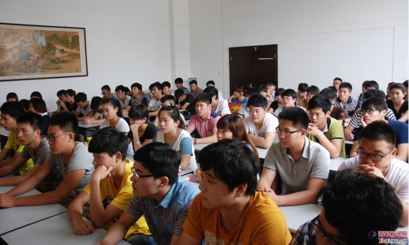 郑州华信建工学院学生实训开始了