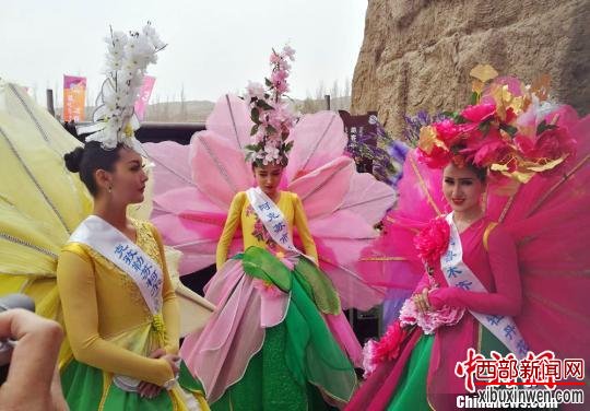 新疆“赏花旅游季”在世界遗产地交河故城起航