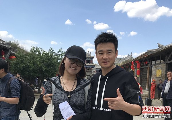 神木酒曲传承人艺木与中央电视台《乡村大舞台》导演卿珊